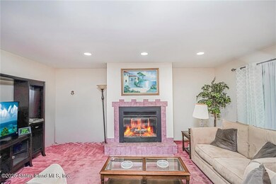 38 Bleeker Place, Staten Island, NY 10314 - photo 4