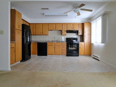 314 Chatham Cir unit 314, Warwick, RI 02886 - photo 6