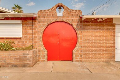 Side gate