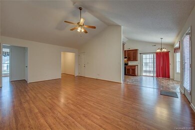 4049 Hereford Ln, Dallas, NC 28034 - photo 4