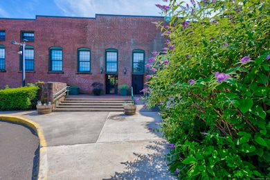 1 Front St unit 113, New Haven, CT 06513 - photo 7