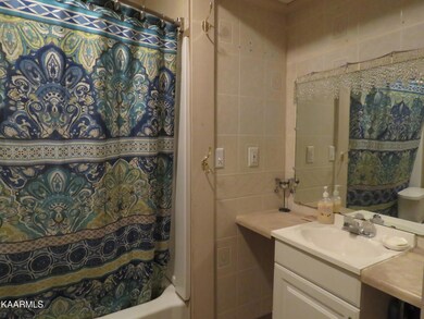6 bath 2
