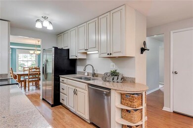 Many quality features of this newer kitchen.... Qu