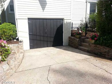 Parking Lot/Garage