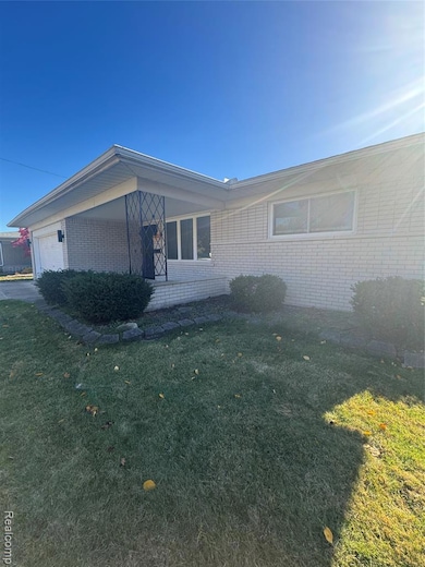 13502 Moceri Cir, Warren, MI 48088 - photo 2