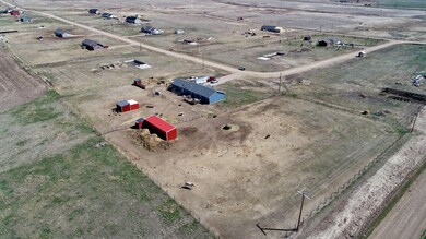 14993 Cochise St, Williston, ND 58801 - photo 3