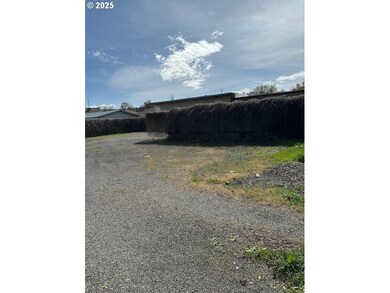 416 SW 6th St, Pendleton, OR 97801 - photo 2