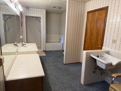 413 E Harper Ave, Waurika, OK 73573 - photo 6