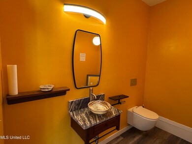 Business 1/2 bathroom