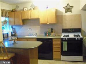 1018 Hansen Place, Darby, PA 19023 - photo 3