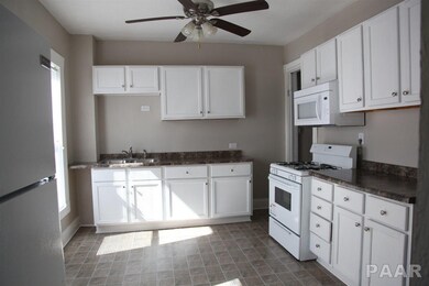 1823 W 6th St, Davenport, IA 52802 - photo 7