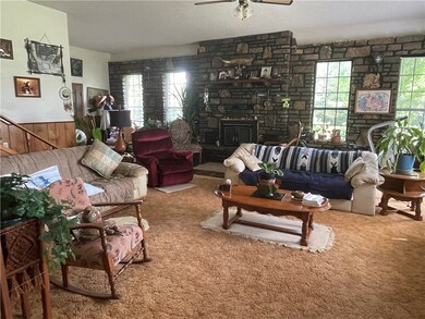 11272 Colcleasure Rd, Fayetteville, AR 72701 - photo 2