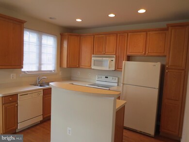 700 Redgate Ln, Woodbridge, VA 22191 - photo 6