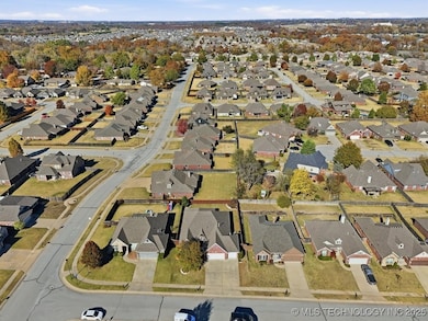 2712 W Natchez St, Broken Arrow, OK 74011 - photo 2