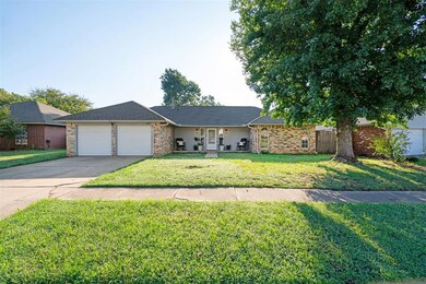 1603 Oakcrest Ave, Norman, OK 73071 - photo 2