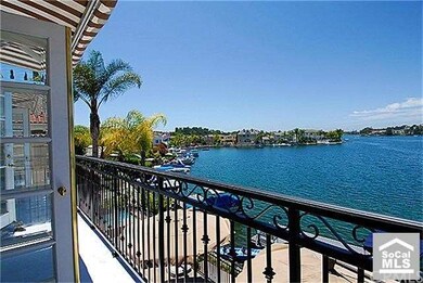 Panoramic Lakefront Views