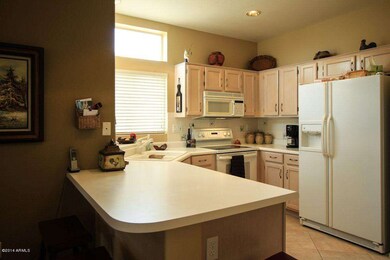 Kitchen and Breakfast Bar