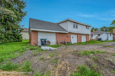 664 Laurel Dr unit Rear, Tobyhanna, PA 18466 - photo 2