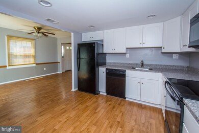 3311 Mont Clare Ln, Bowie, MD 20715 - photo 2