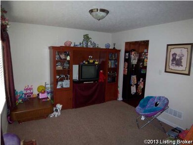 10209 Hornbeam Blvd, Louisville, KY 40228 - photo 5