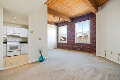 21 Wingate St unit 705, Haverhill, MA 01832 - photo 2