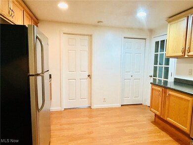 37 Harvey St, Struthers, OH 44471 - photo 7