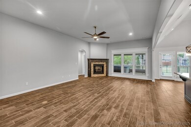 3000 W Edgewater St, Broken Arrow, OK 74012 - photo 7