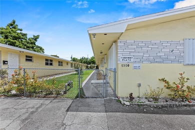 2320 Jackson St unit 6, Hollywood, FL 33020 - photo 7