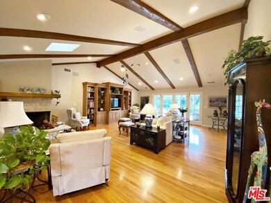 20448 Quedo Dr, Woodland Hills, CA 91364 - photo 3