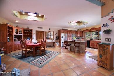 Dining & Kitchen