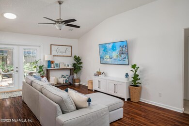 4-web-or-mls-213 Honeysuckle Way--34