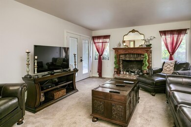 1460 Honeysuckle Ave, Medford, OR 97504 - photo 6