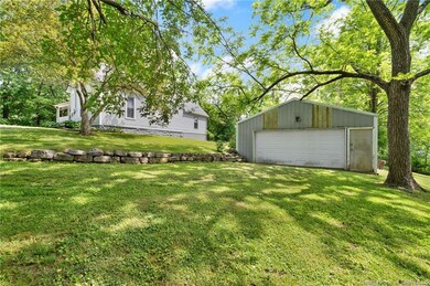 Detached garage