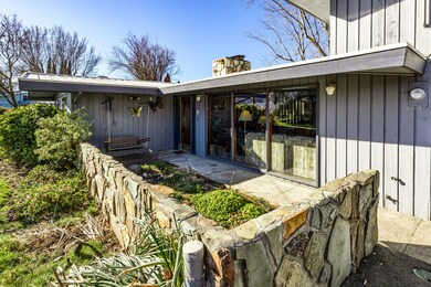 7417 Maple Ln, Central Point, OR 97502 - photo 5