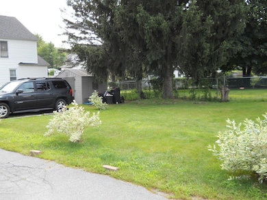 221 S Laurel St, Archbald, PA 18403 - photo 7