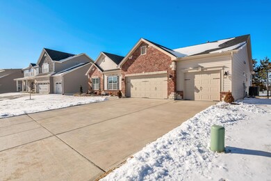 324 Wyndemere Dr, Lake Saint Louis, MO 63367 - photo 3