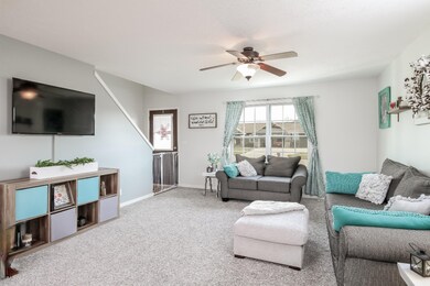 004-photo-living-room-5622447