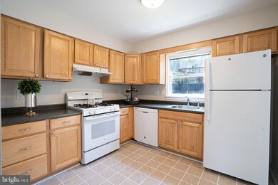 3001 Hickory Grove Ct, Fairfax, VA 22031 - photo 4