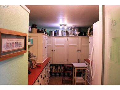 218 N Johnson St, Prairie City, OR 97869 - photo 7