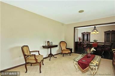 13809 Lewisdale Rd, Clarksburg, MD 20871 - photo 2