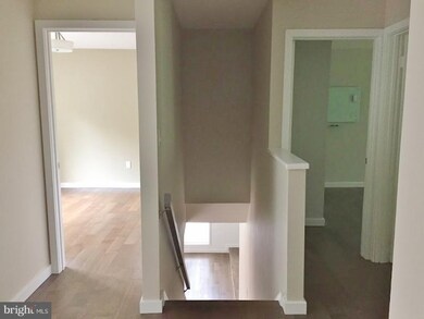 909 Twin Oaks Dr, Potomac, MD 20854 - photo 7