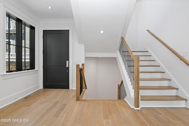 7-web-or-mls-148-e-elm-st-unit-b