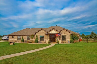 147 Horse Whisperer Ct, Decatur, TX 76234 - photo 2