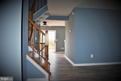 13329 Burkitts Rd, Fairfax, VA 22033 - photo 7