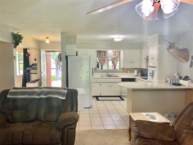 304 Elmwood St, Gainesville, TX 76240 - photo 4