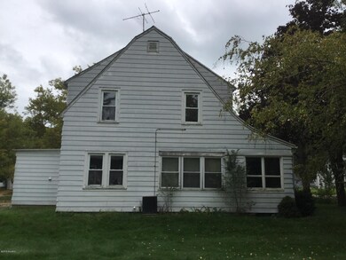 1523 Center Street