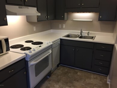 Close Kitchen