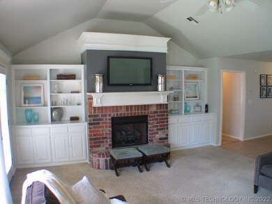 Great Layout with Built in Bookcases.