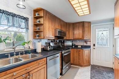 66 Spring St, Swanton, VT 05488 - photo 2