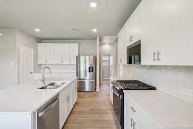 811 Leavenworth Dr, McKinney, TX 75071 - photo 3